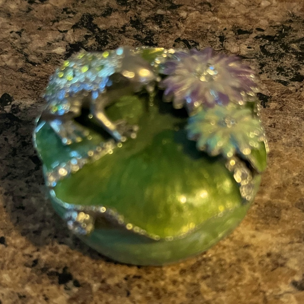 Ashleigh Manor Jeweled Frog Trinket Box